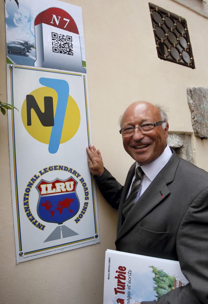 Gilbert Bouchet, à La Turbie (Alpes-Maritimes), en 2012. FABRICE HEBRARD / « LE DAUPHINE »/MAXPPP
