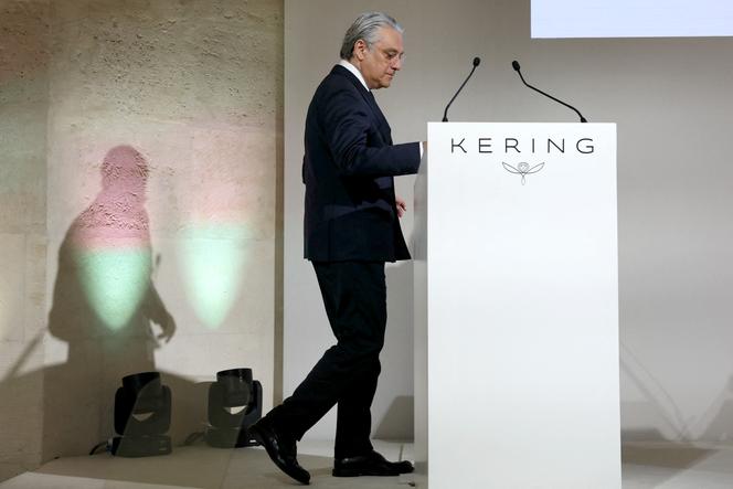 Le directeur général du groupe de mode et de luxe Kering, Luca De Meo, lors de l’assemblée générale des actionnaires du groupe, à Paris, le 9 septembre 2025. THOMAS SAMSON / AFP
