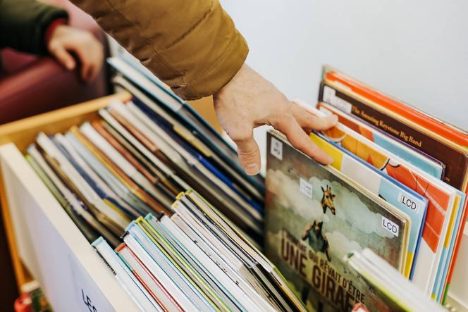 Livres pour enfants, dans la bibliotheque Ceccano, à Avignon (Vaucluse), le 2 février 2022. ADIL BENAYACHE/SIPA
